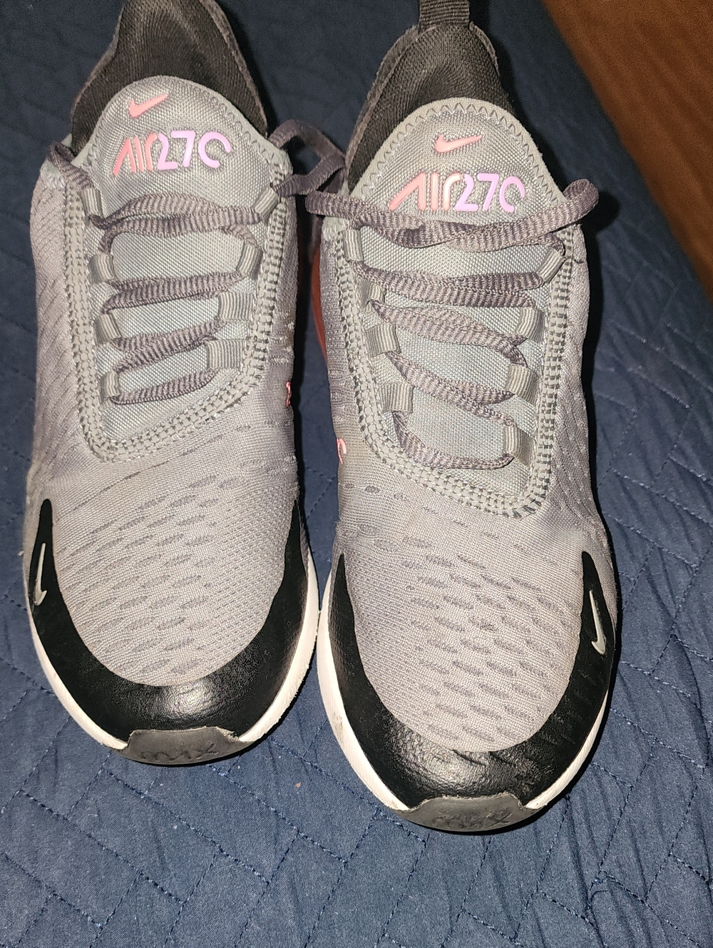 Nike Air270 Youth Gray with Pink Accents Athletic Sneakers 5.5Y